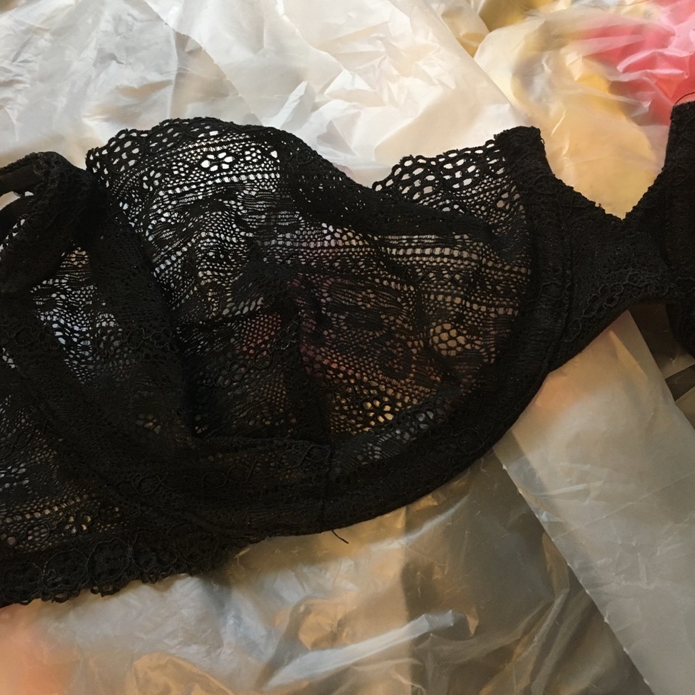 FINAL MARKDOWN Ambrielle Lacy ladies bra 34d